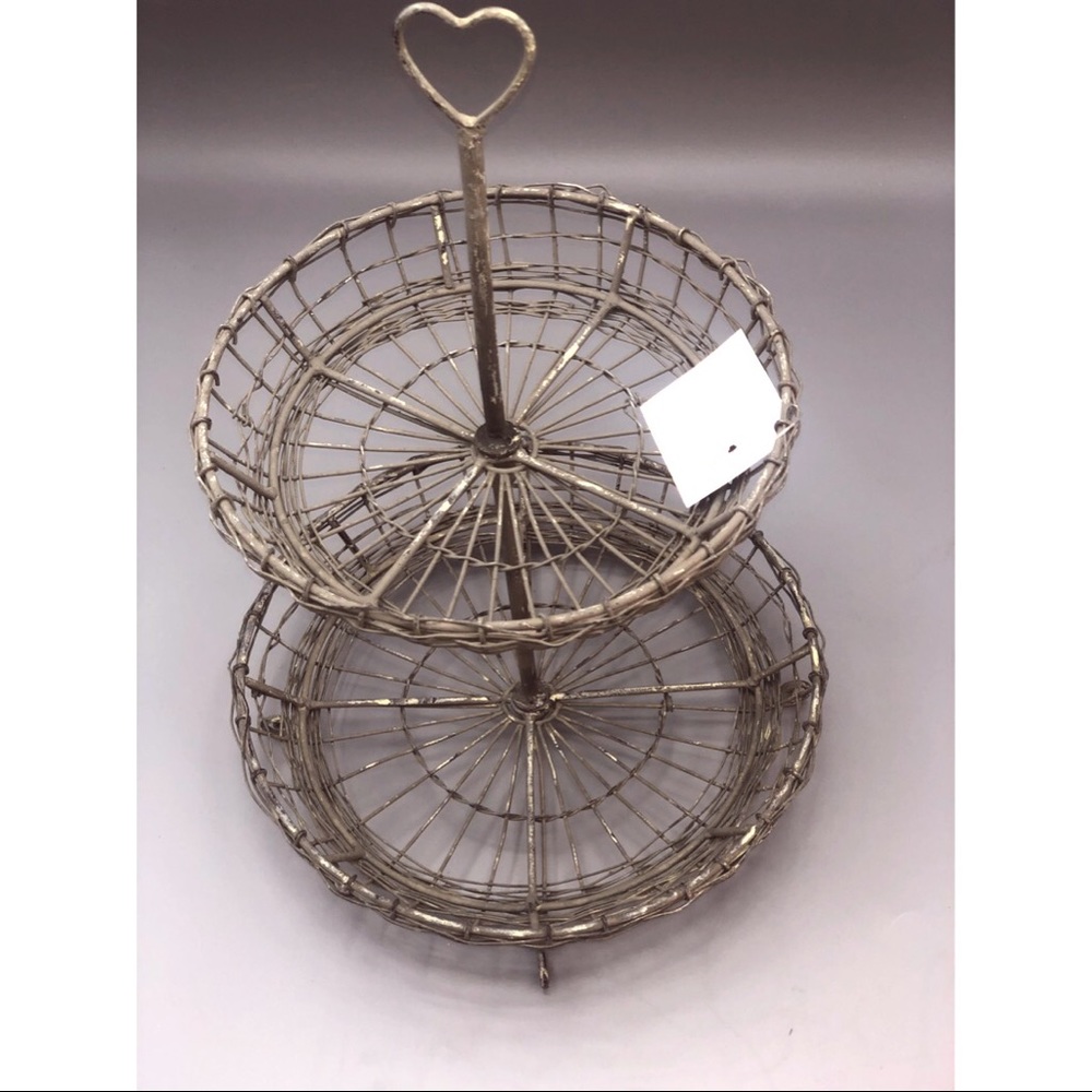 Vintage Heart Two Tier Serving Stand - Picture 4 of 14